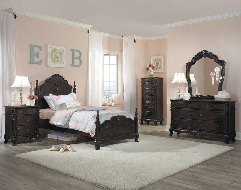 Dallas Designer Furniture Palace II Bedroom Set with Sleigh Bed