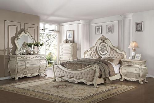 Ragenardus Bedroom Set in Antique White