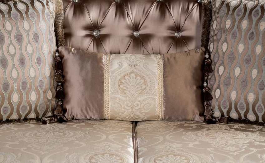 Albacete European Traditional Sofa Set in Brown with Dark Cherry Trim