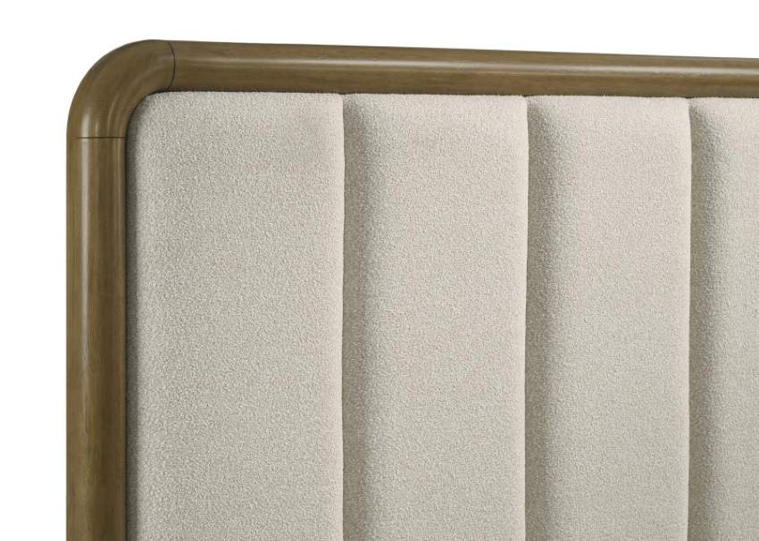 Amsbury Warm Nutmeg Modern 5-Piece Queen Bedroom Set