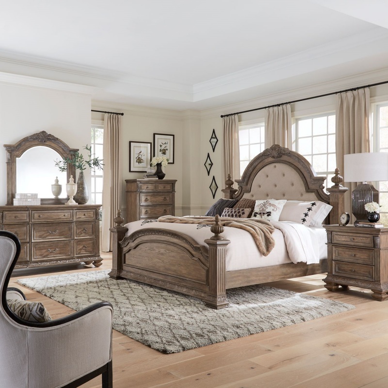 Carlisle Court Bedroom Set with Poster Bed