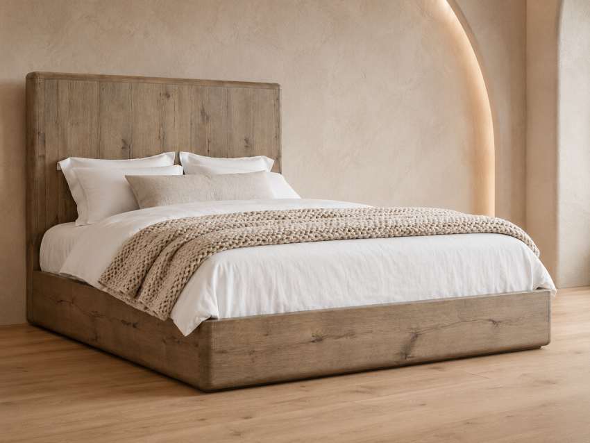 Solenne Arc Modern Rustic Bedroom Set in Knotty Oak