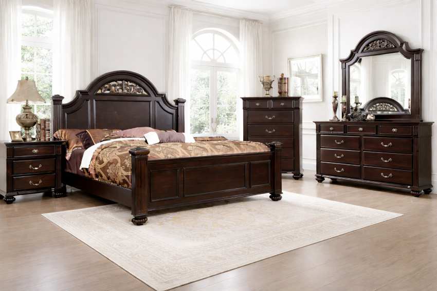 Syracuse Traditional Dark Walnut Bedroom Set with Bold Post Bed